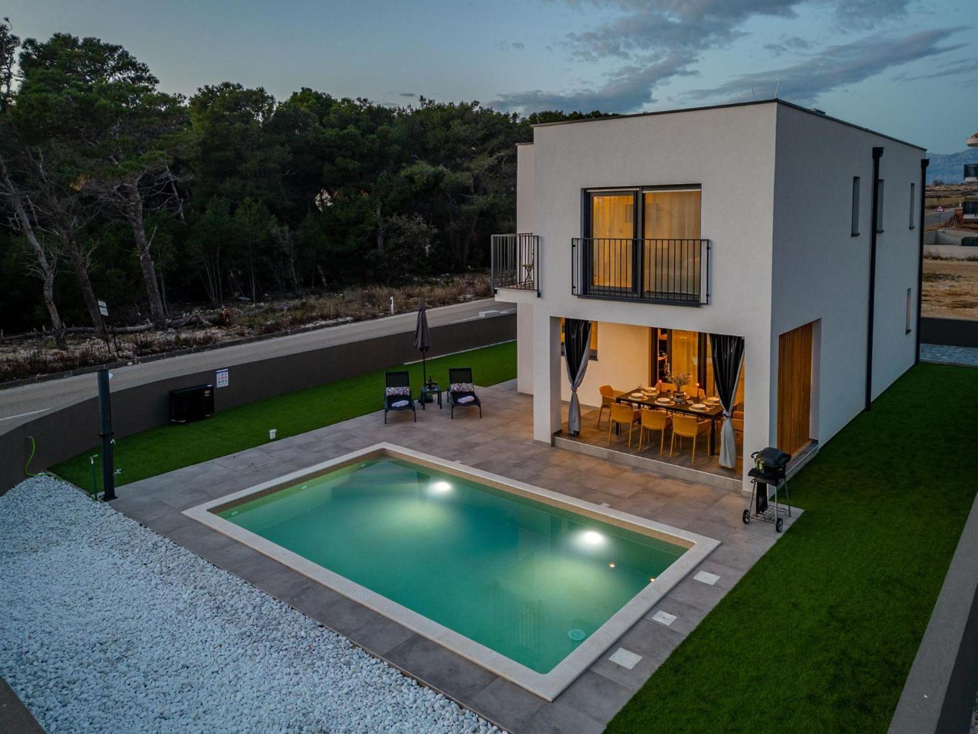 Brand New 'maslina' With Pool Povljana