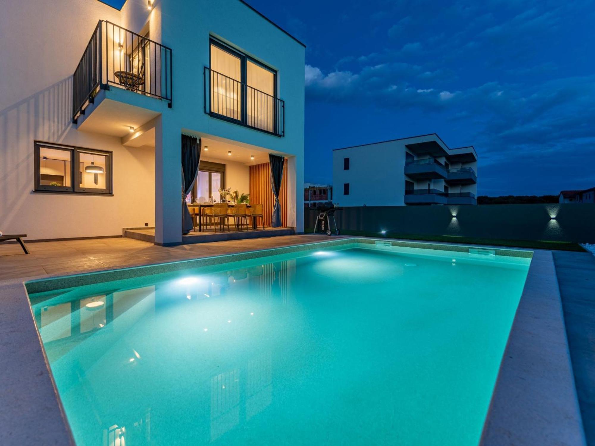 Brand New 'maslina' With Pool